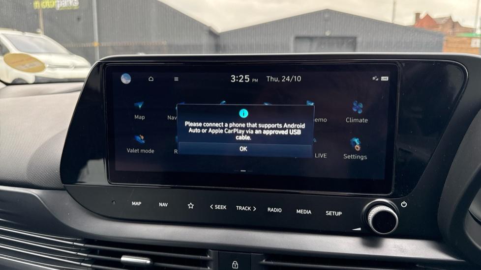 Apple Car Play & Android Auto