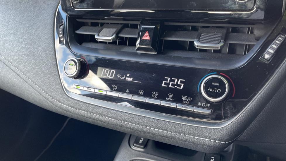 Dual Zone Climate Control 