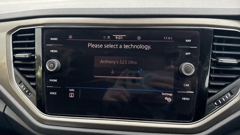 Apple Car Play & Android Auto