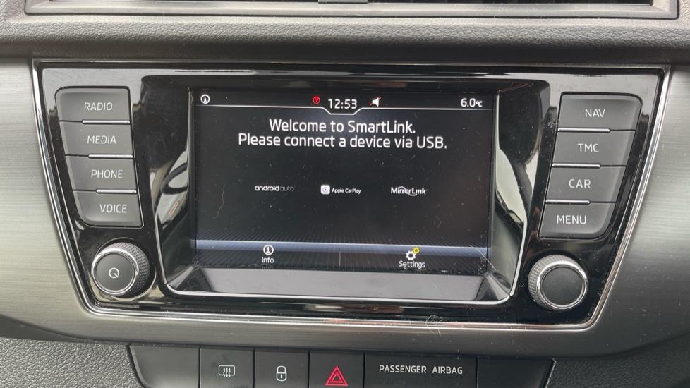 Apple Car Play & Android Auto