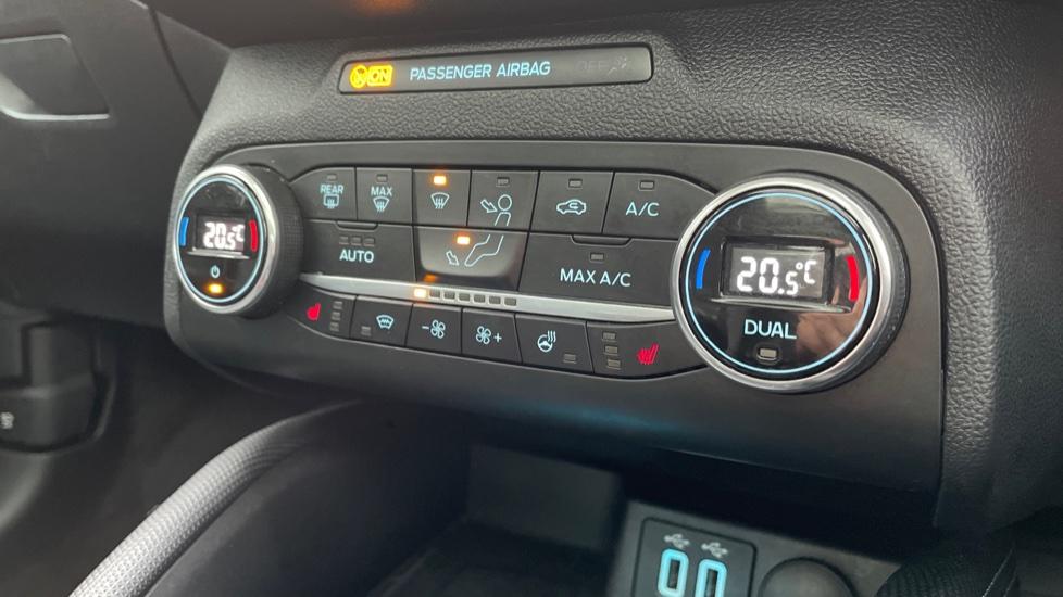 Dual Zone Climate Control 