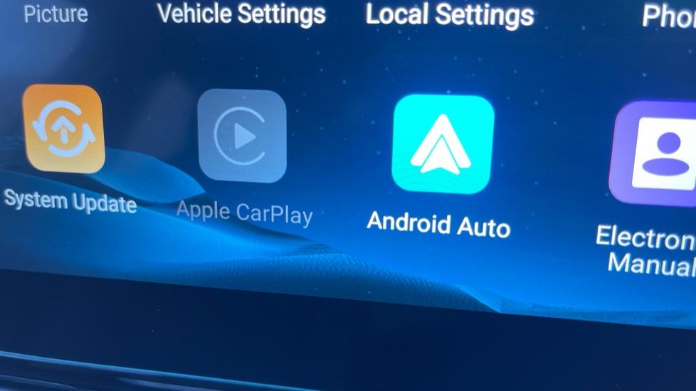 Apple Car Play & Android Auto