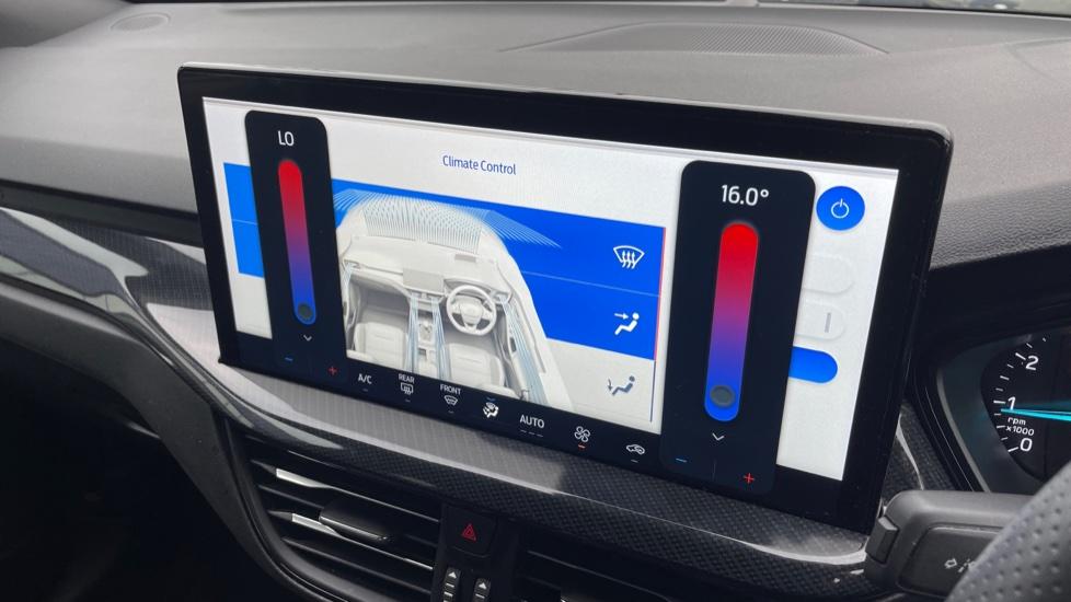 Dual Zone Climate Control 