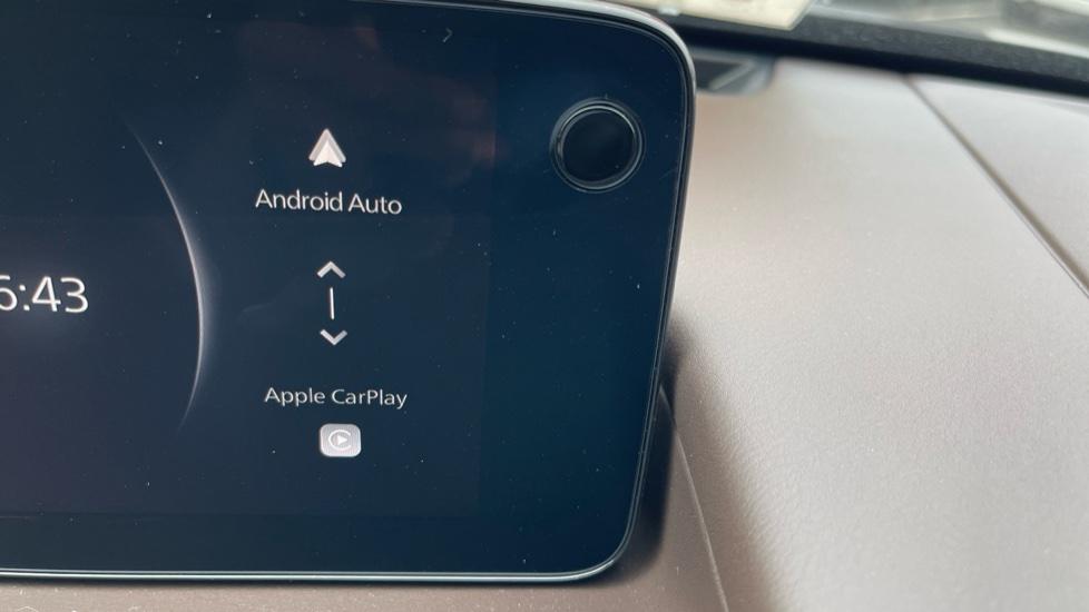 Apple Car Play & Android Auto