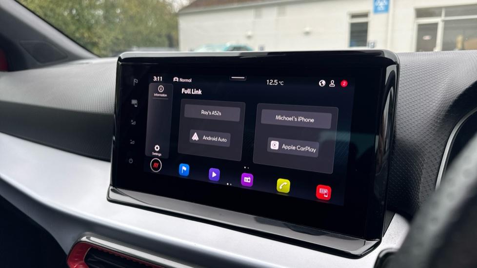 Apple Car Play & Android Auto