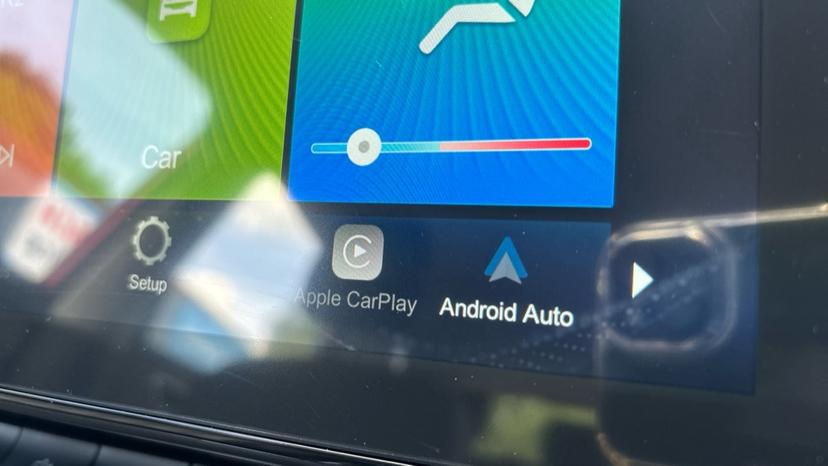 Apple Car Play & Android Auto