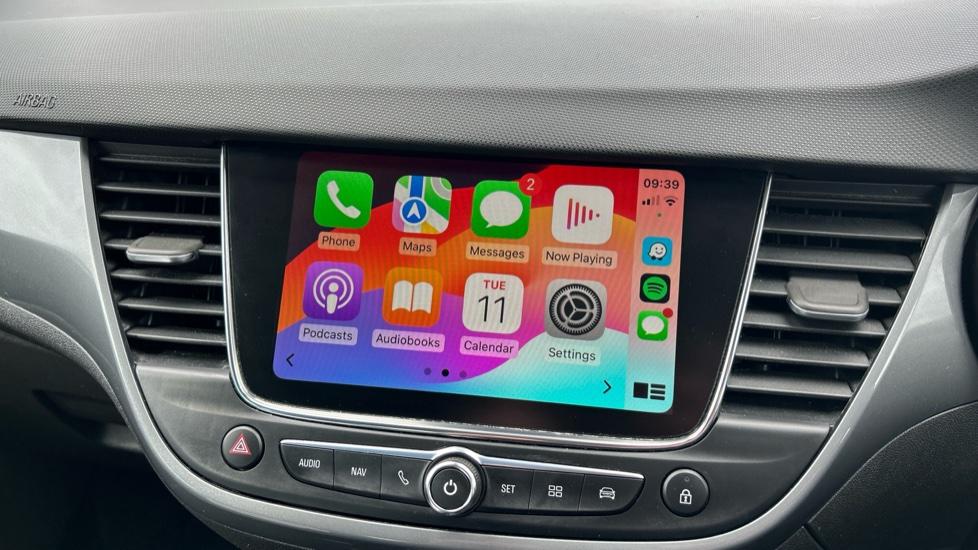 Apple Car Play & Android Auto