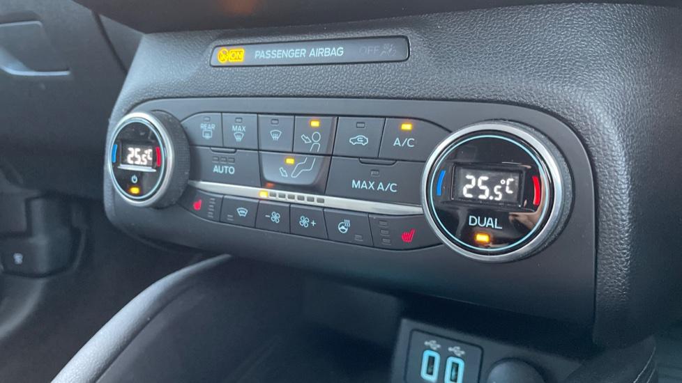 Dual Zone Climate Control 