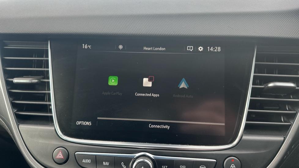 Apple Car Play & Android Auto