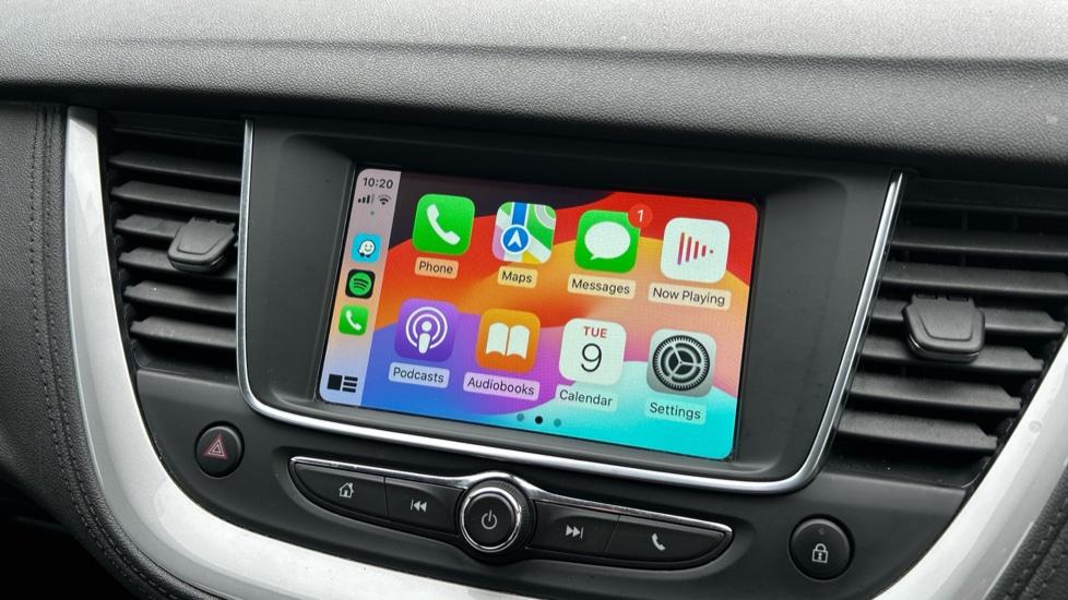 Apple Car Play & Android Auto