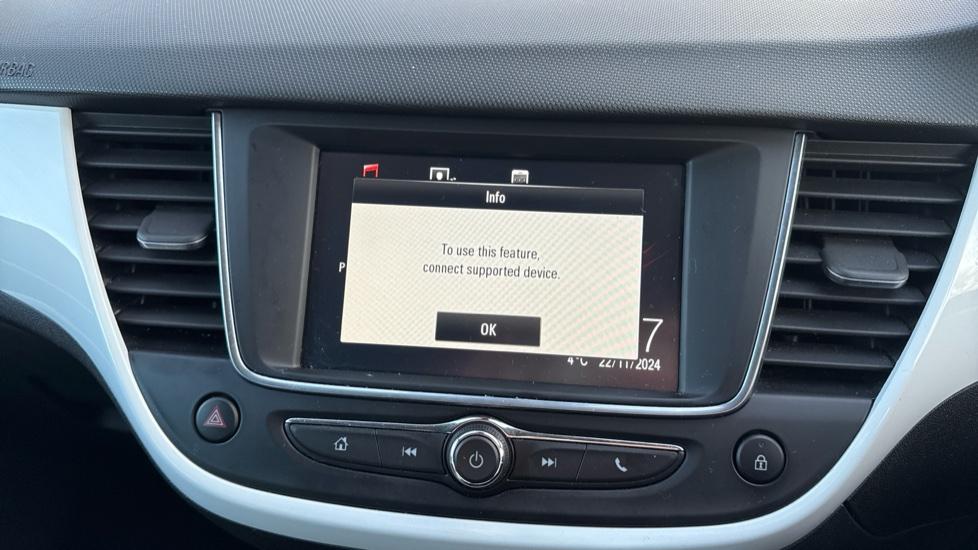 Apple Car Play & Android Auto