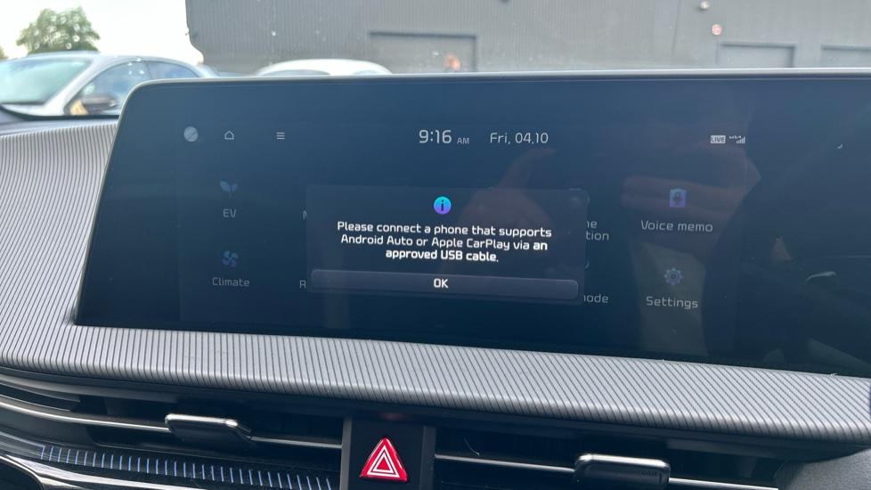 Apple Car Play & Android Auto