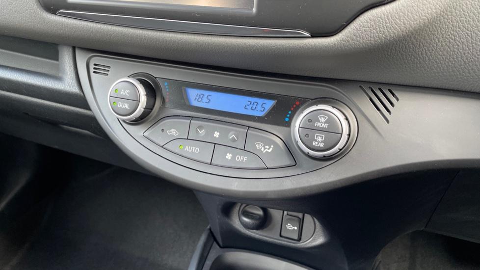 Dual Zone Climate Control 