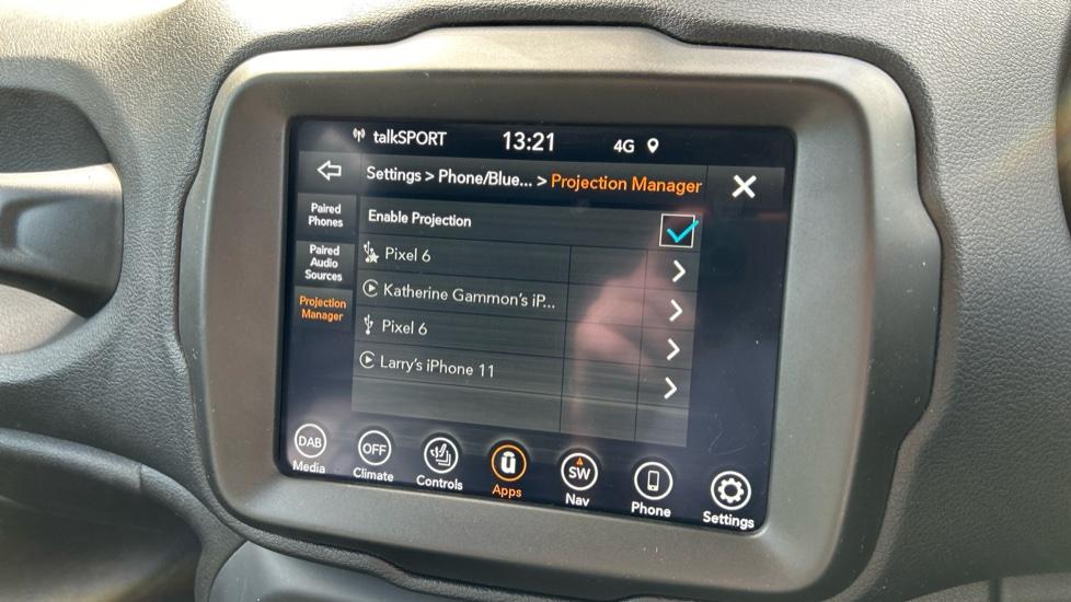 Apple Car Play & Android Auto