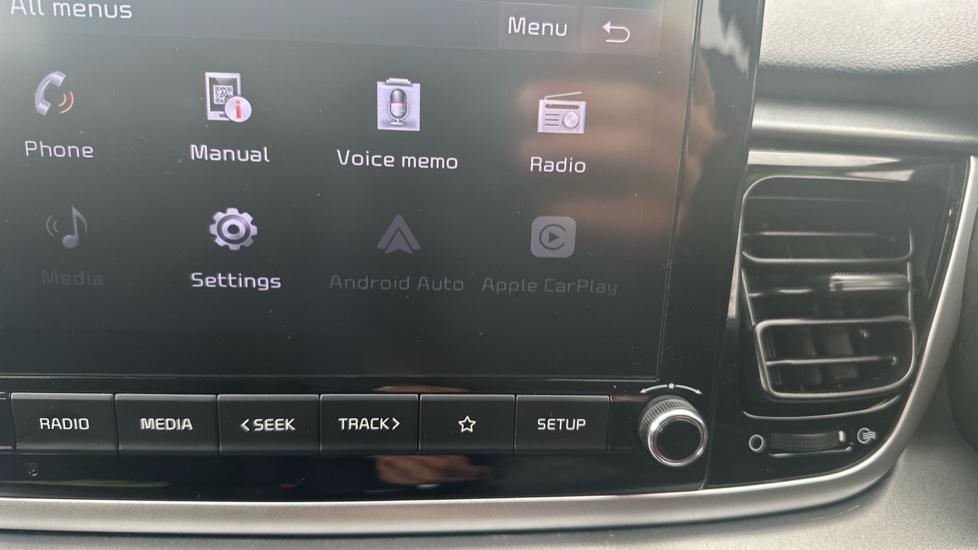 Apple Car Play & Android Auto