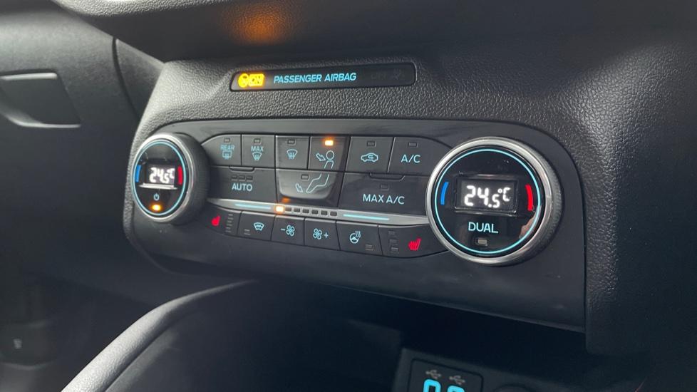 Dual Zone Climate Control 