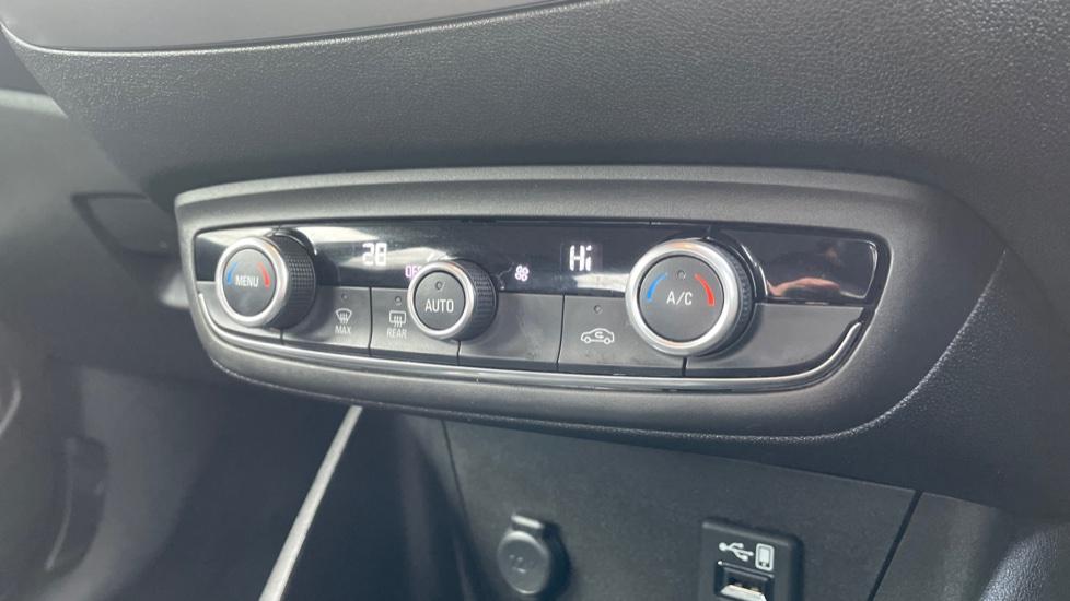 Dual Zone Climate Control 