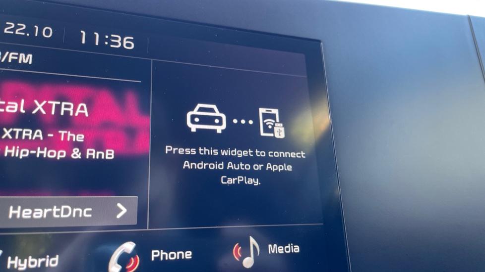 Apple Car Play & Android Auto