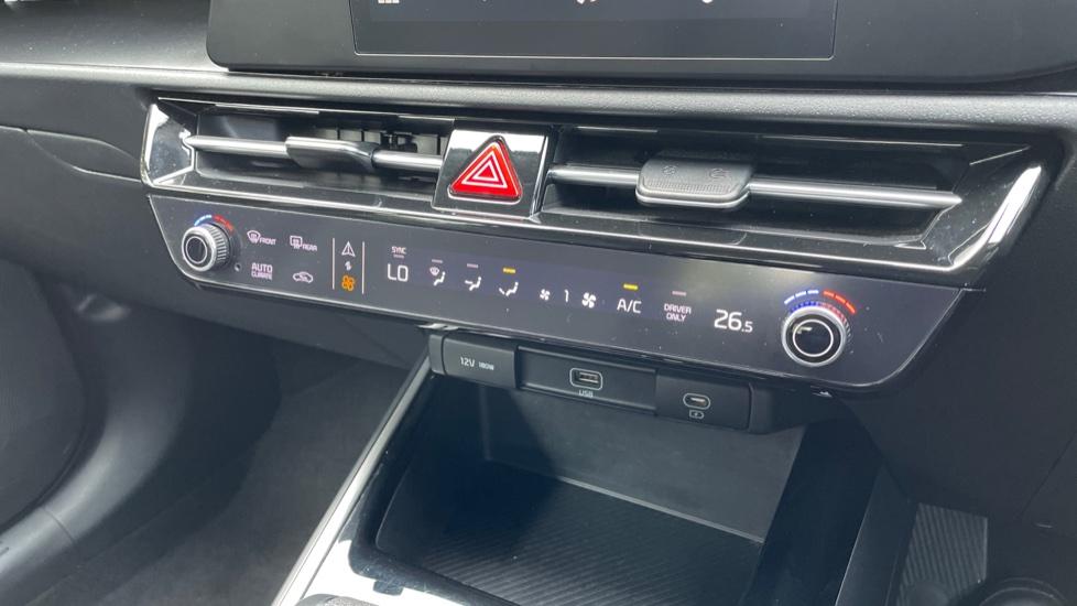 Dual Zone Climate Control 