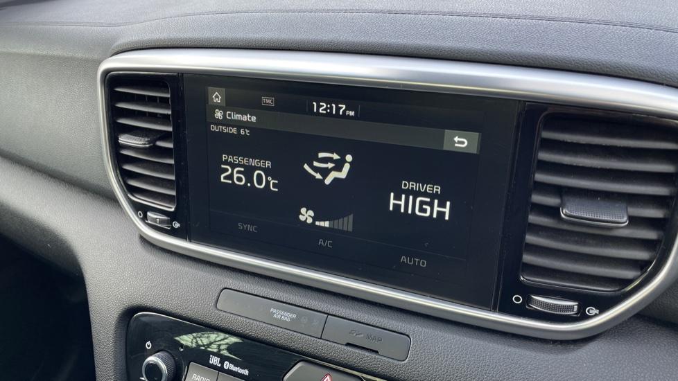 Dual Zone Climate Control 