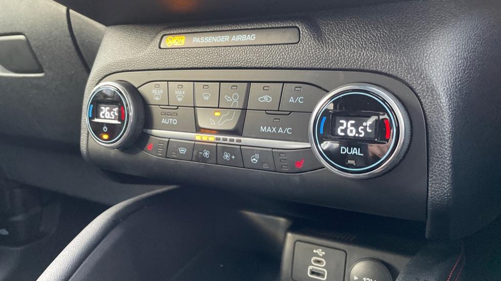 Dual Zone Climate Control 