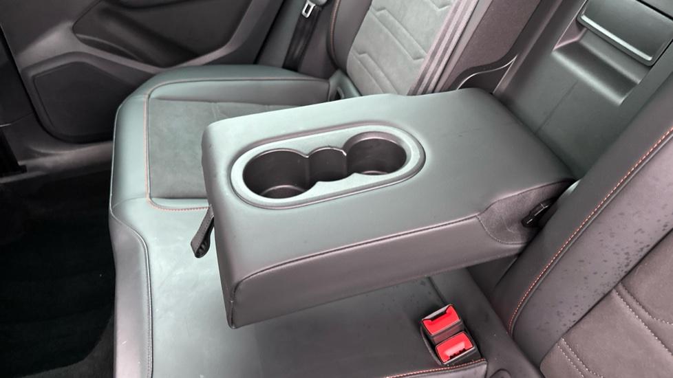 Rear Armrest/ Cup Holder