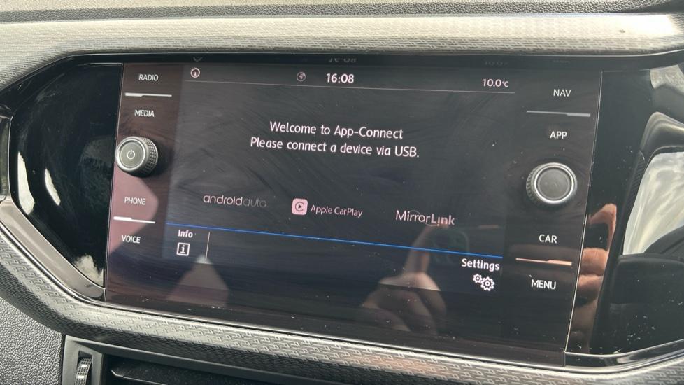 Apple Car Play & Android Auto