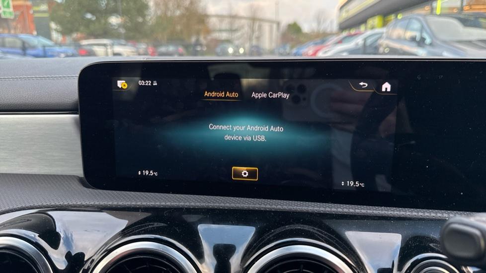 Apple Car Play & Android Auto