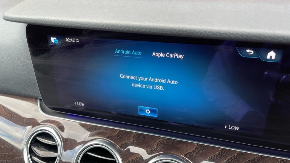 Apple Car Play & Android Auto