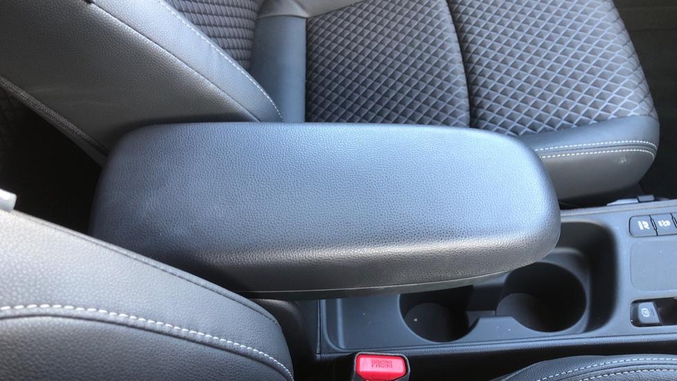 Rear Armrest/ Cup Holder