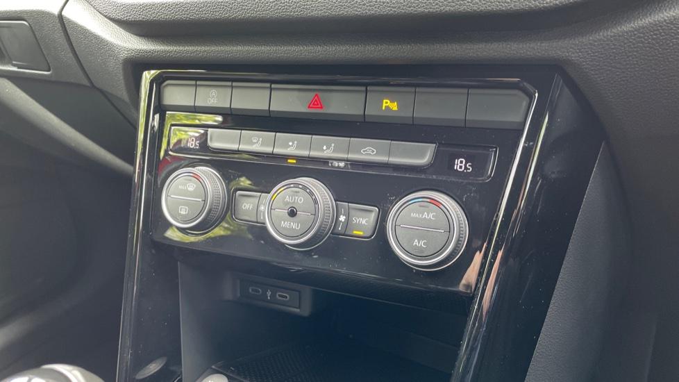 Dual Zone Climate Control 