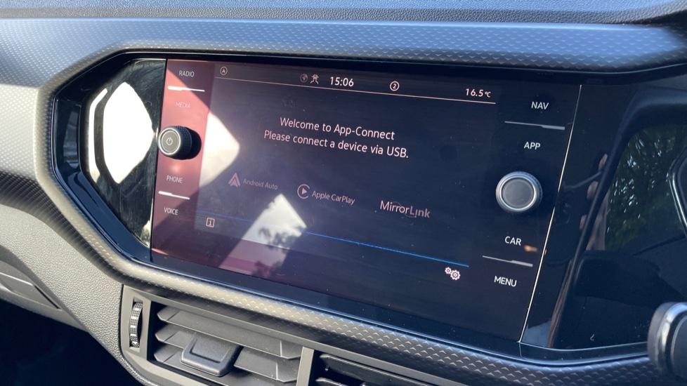 Apple Car Play & Android Auto