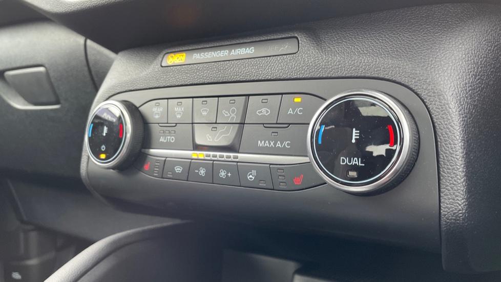 Dual Zone Climate Control 