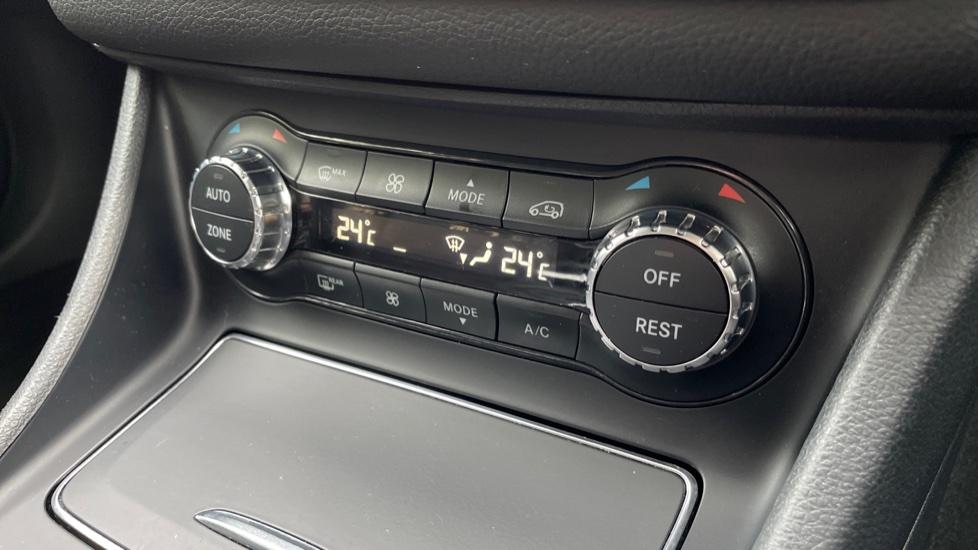 Dual Zone Climate Control 