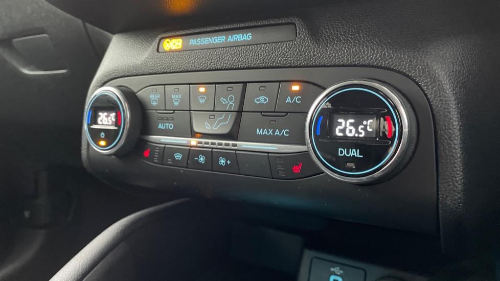 Dual Zone Climate Control 