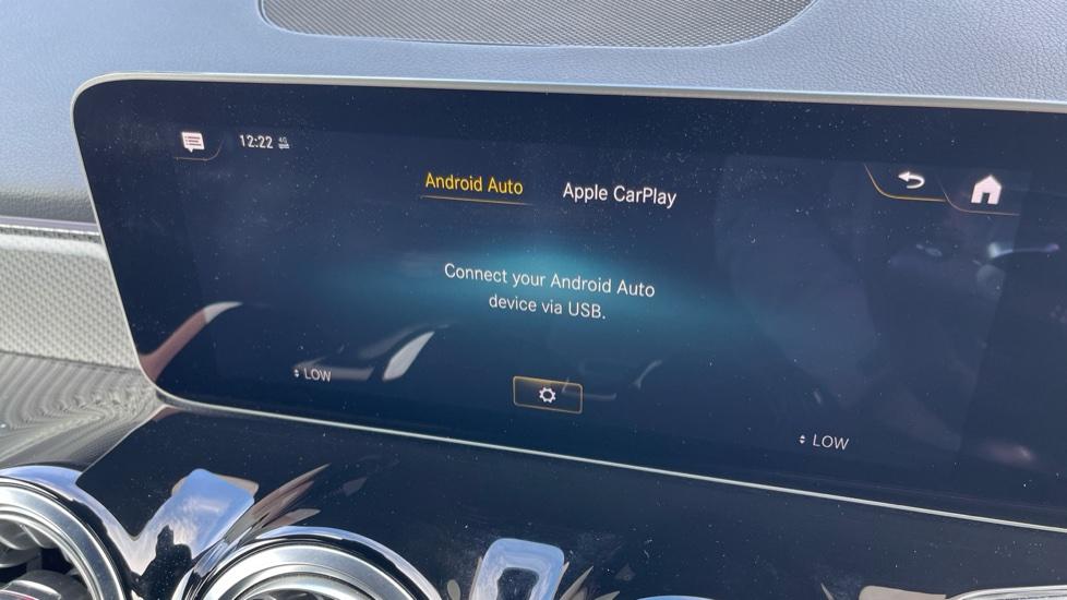 Apple Car Play & Android Auto