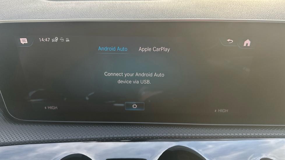 Apple Car Play & Android Auto