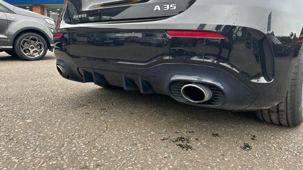 Rear diffuser 