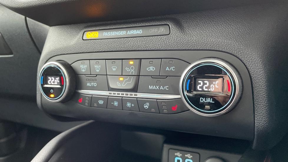 Dual Zone Climate Control 