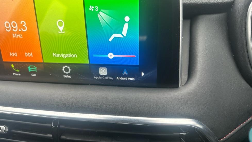 Apple Car Play & Android Auto