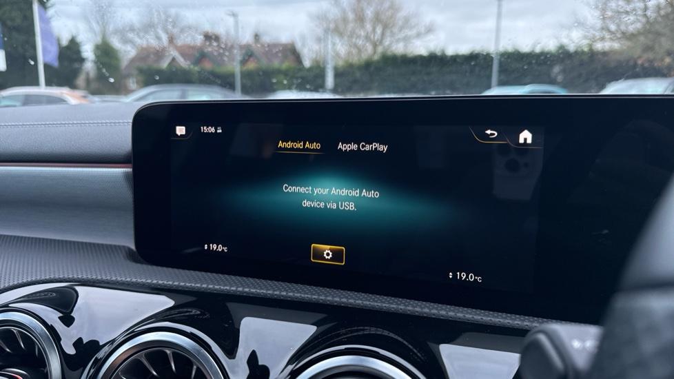 Apple Car Play & Android Auto