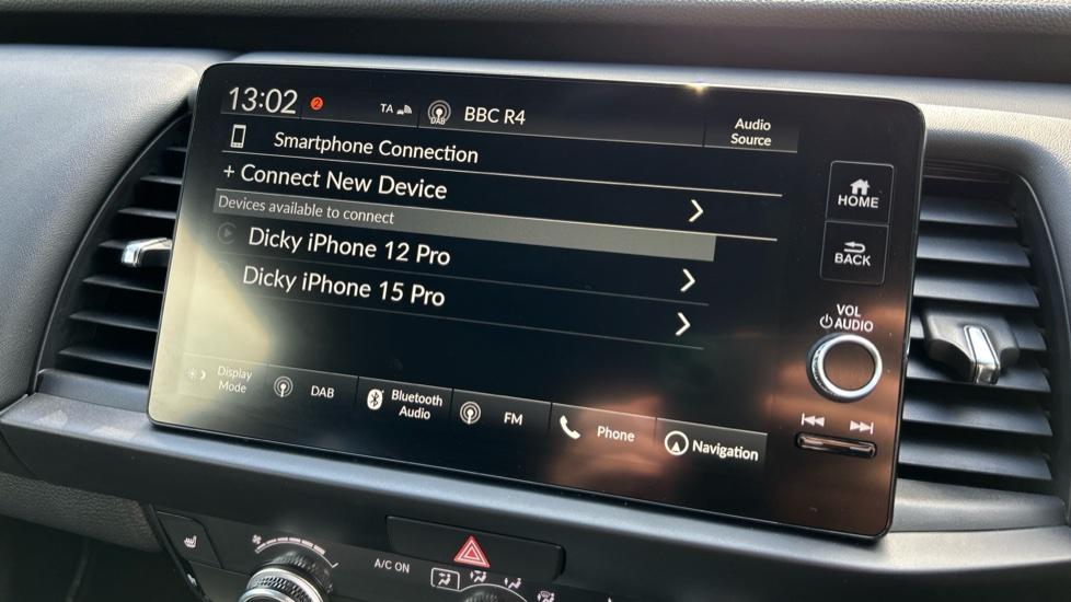 Apple Car Play & Android Auto