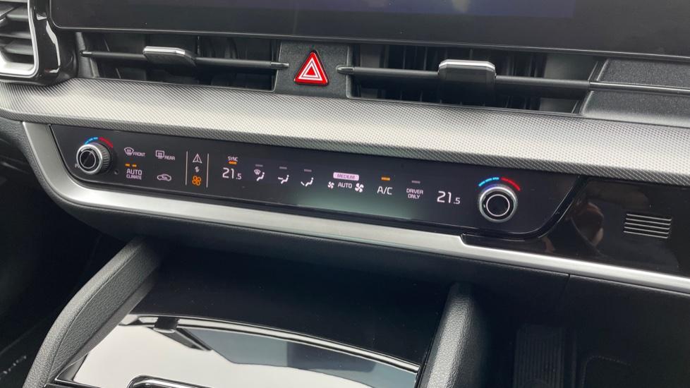 Dual Zone Climate Control 