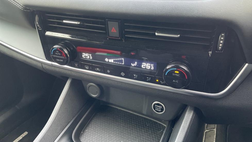 Dual Zone Climate Control 