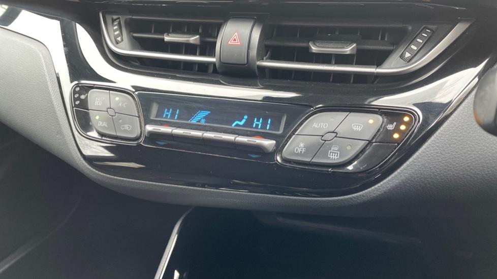 Dual Zone Climate Control 