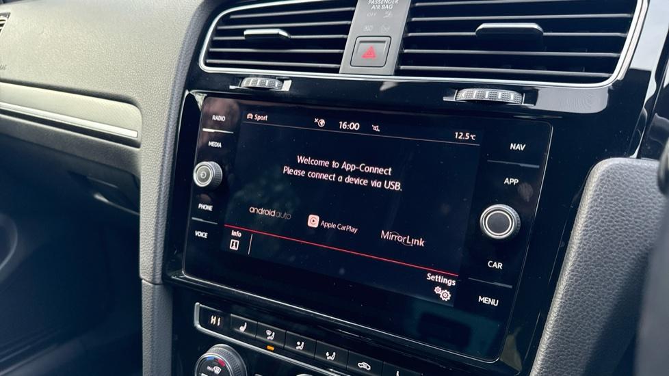 Apple Car Play & Android Auto