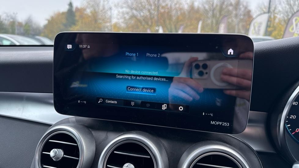 Apple Car Play & Android Auto