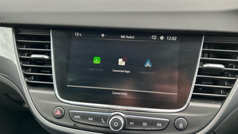 Apple Car Play & Android Auto