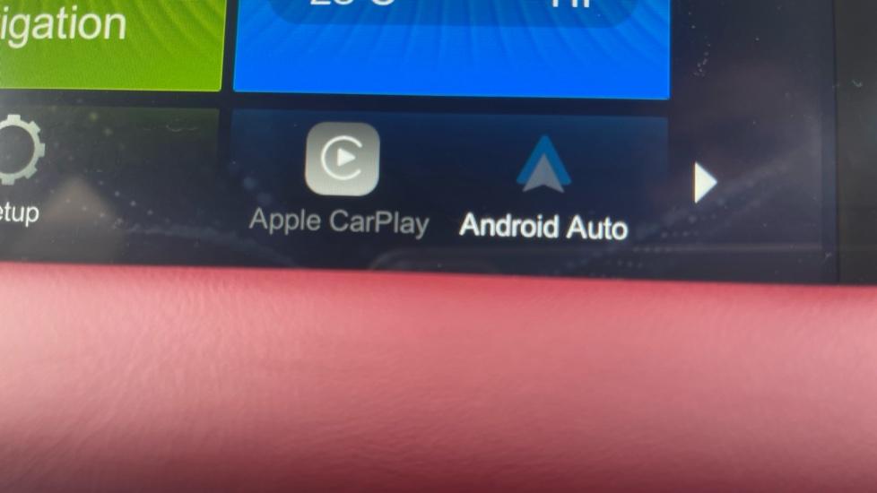 Apple Car Play & Android Auto