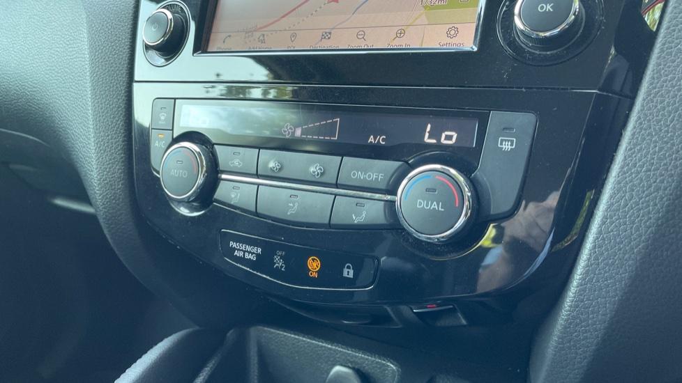 Dual Zone Climate Control 